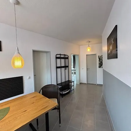 Moderne 3,5 85m2 & Balkon דירה