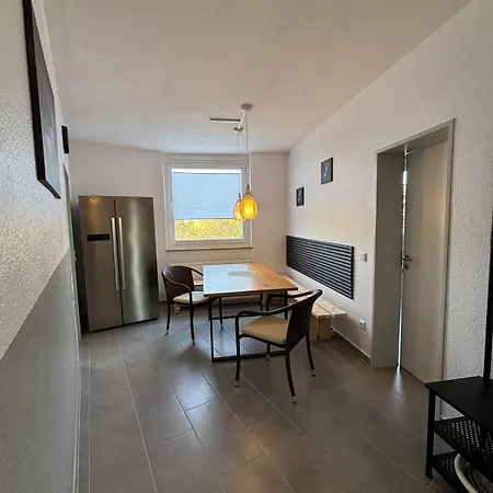 Moderne 3,5 85m2 & Balkon Apartment Duisburg